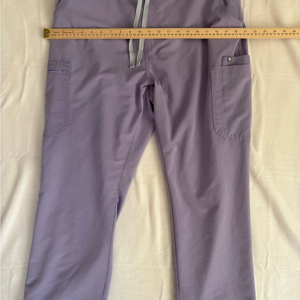 Figs Women's Lavender Dew Scrub Set - TECHNICAL COLLECTION - Picture 8 of 11